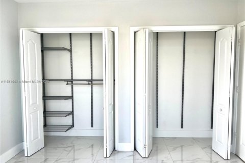 Copropriété à vendre à Miami, Floride: 2 chambres, 102.19 m2 № 1927882 - photo 15