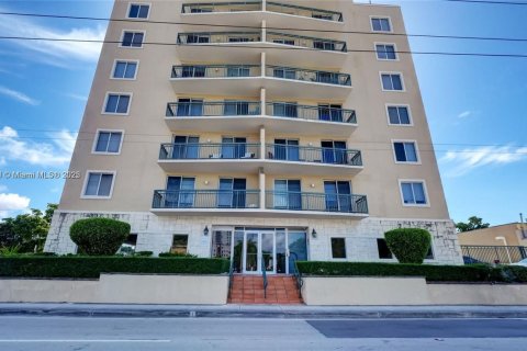 Copropriété à vendre à Miami, Floride: 2 chambres, 102.19 m2 № 1927882 - photo 2