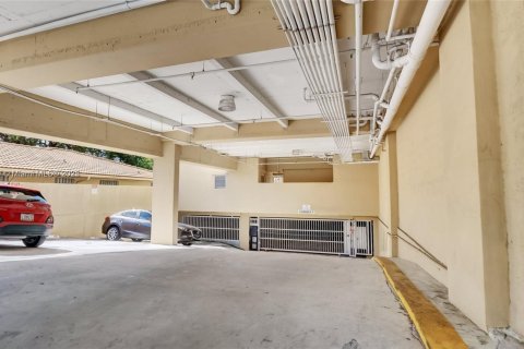 Copropriété à vendre à Miami, Floride: 2 chambres, 102.19 m2 № 1927882 - photo 21