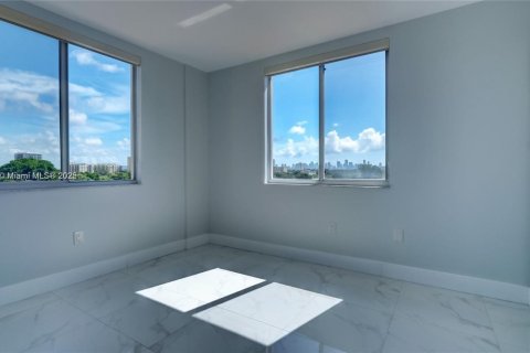 Copropriété à vendre à Miami, Floride: 2 chambres, 102.19 m2 № 1927882 - photo 14
