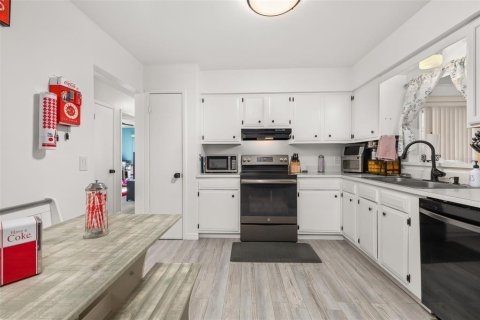 Casa en venta en Indian lake estates, Florida, 3 dormitorios, 175.77 m2 № 2112252 - foto 11