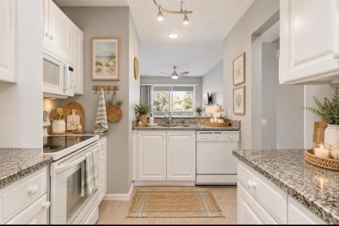 Copropriété à vendre à Sarasota, Floride: 2 chambres, 93.65 m2 № 2432700 - photo 8
