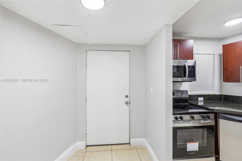 Copropriété à louer à Dania Beach, Floride: 1 chambre, 69.68 m2 № 2257060 - photo 3
