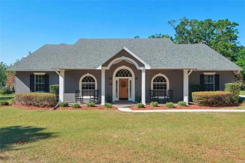 Casa en venta en Lakeland, Florida, 4 dormitorios, 340.02 m2 № 1602691 - foto 1