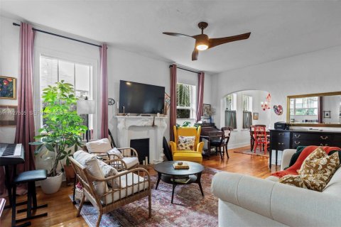 Condo in Miami Beach, Florida, 2 bedrooms  № 2059879 - photo 4