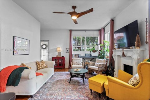 Condo in Miami Beach, Florida, 2 bedrooms  № 2059879 - photo 6