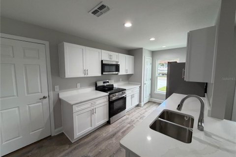 Casa en venta en Eagle Lake, Florida, 3 dormitorios, 108.97 m2 № 2387643 - foto 3