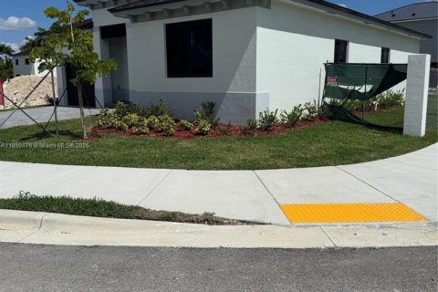 House in Homestead, Florida 4 bedrooms № 1857208 - photo 11