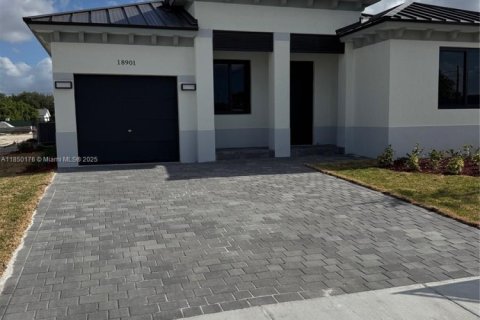 House in Homestead, Florida 4 bedrooms № 1857208 - photo 4