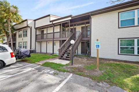 House in Wildwood, Florida 2 bedrooms, 107.4 sq.m. № 2166071 - photo 6