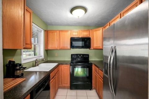 House in Wildwood, Florida 2 bedrooms, 107.4 sq.m. № 2166071 - photo 28