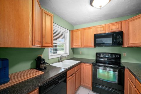 House in Wildwood, Florida 2 bedrooms, 107.4 sq.m. № 2166071 - photo 29