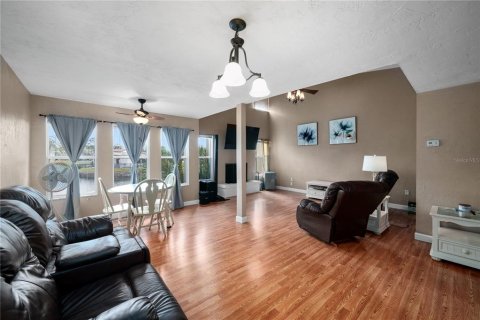 House in Wildwood, Florida 2 bedrooms, 107.4 sq.m. № 2166071 - photo 26