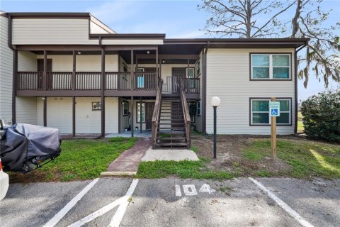 House in Wildwood, Florida 2 bedrooms, 107.4 sq.m. № 2166071 - photo 5