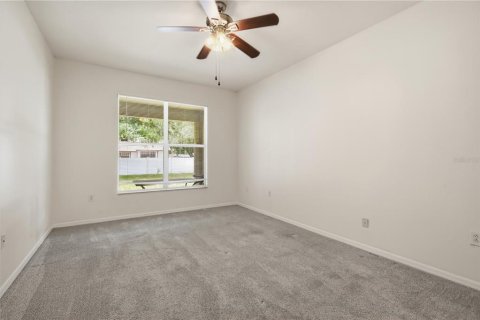 House in Zephyrhills, Florida 4 bedrooms, 208.38 sq.m. № 2233976 - photo 12