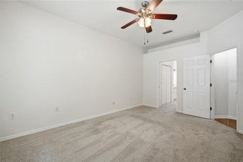 House in Zephyrhills, Florida 4 bedrooms, 208.38 sq.m. № 2233976 - photo 11