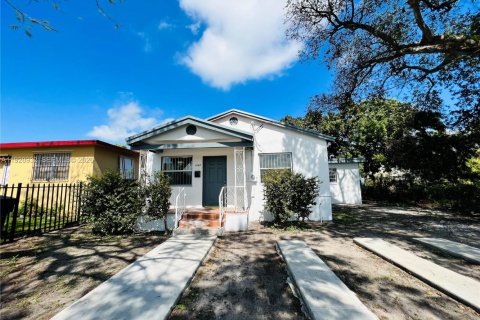 Villa ou maison à Miami, Floride 3 chambres, 92.9 m2 № 2011019