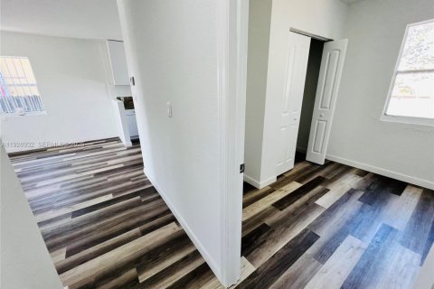 Villa ou maison à louer à Miami, Floride: 3 chambres, 92.9 m2 № 2011019 - photo 15