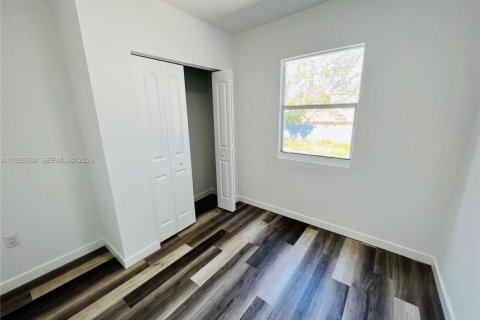 Villa ou maison à louer à Miami, Floride: 3 chambres, 92.9 m2 № 2011019 - photo 22