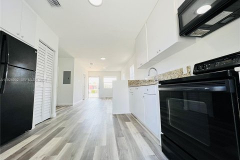 Villa ou maison à louer à Miami, Floride: 3 chambres, 92.9 m2 № 2011019 - photo 11