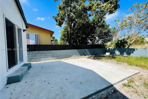 Villa ou maison à louer à Miami, Floride: 3 chambres, 92.9 m2 № 2011019 - photo 23