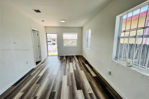 Villa ou maison à louer à Miami, Floride: 3 chambres, 92.9 m2 № 2011019 - photo 3