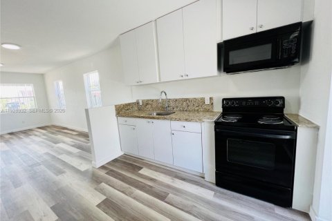 Villa ou maison à louer à Miami, Floride: 3 chambres, 92.9 m2 № 2011019 - photo 12