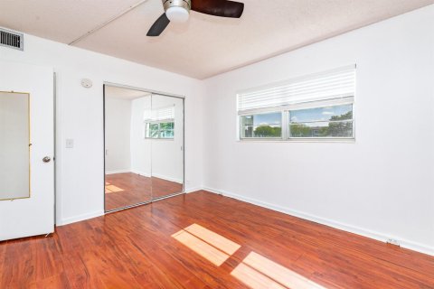 Copropriété à louer à Boca Raton, Floride: 2 chambres, 77.57 m2 № 2086225 - photo 9