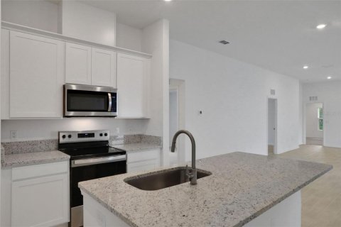 Villa ou maison à vendre à Green Cove Springs, Floride: 4 chambres, 166.95 m2 № 2400148 - photo 4