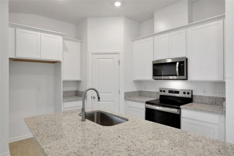 Villa ou maison à vendre à Green Cove Springs, Floride: 4 chambres, 166.95 m2 № 2400148 - photo 6