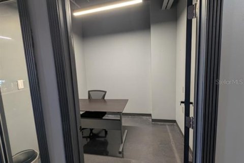 Propiedad comercial en alquiler en Wesley Chapel, Florida № 1657396 - foto 9