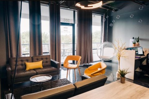 Propiedad comercial en alquiler en Wesley Chapel, Florida № 1657396 - foto 5