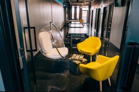 Propiedad comercial en alquiler en Wesley Chapel, Florida № 1657396 - foto 4