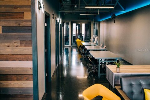 Propiedad comercial en alquiler en Wesley Chapel, Florida № 1657396 - foto 6