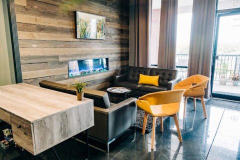 Propiedad comercial en alquiler en Wesley Chapel, Florida № 1657396 - foto 3