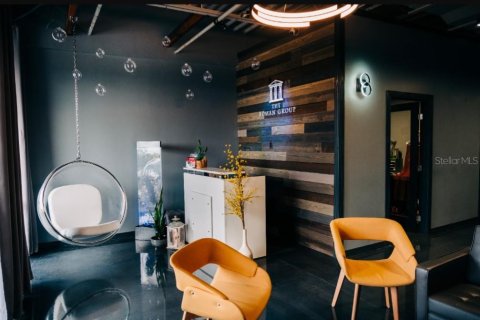 Propiedad comercial en alquiler en Wesley Chapel, Florida № 1657396 - foto 2