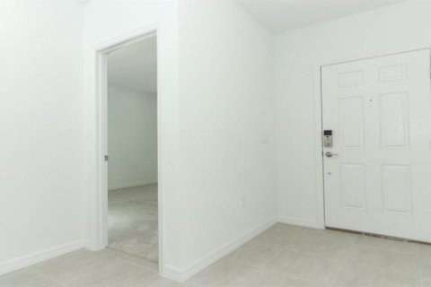 House in Auburndale, Florida 4 bedrooms, 195.65 sq.m. № 1919411 - photo 12