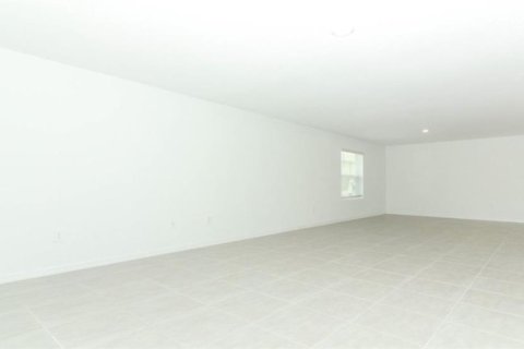 House in Auburndale, Florida 4 bedrooms, 195.65 sq.m. № 1919411 - photo 9