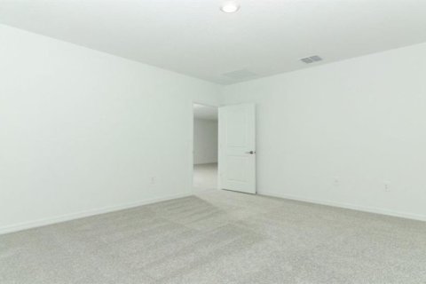 House in Auburndale, Florida 4 bedrooms, 195.65 sq.m. № 1919411 - photo 6