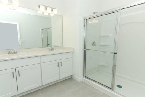 House in Auburndale, Florida 4 bedrooms, 195.65 sq.m. № 1919411 - photo 7