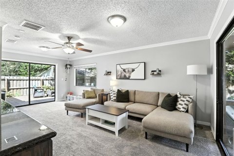 House in Winter Springs, Florida 3 bedrooms, 153.47 sq.m. № 1901223 - photo 18