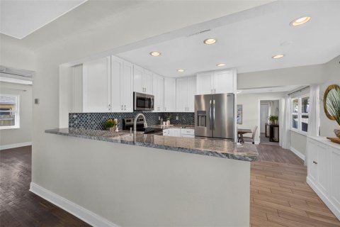 Villa ou maison à vendre à Saint Petersburg, Floride: 3 chambres, 144.18 m2 № 2435089 - photo 7
