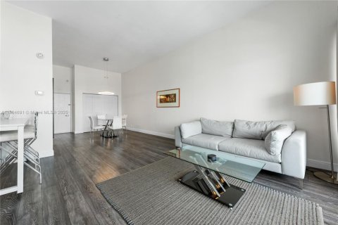 Condo in Miami Beach, Florida, 1 bedroom № 1959897 - photo 24