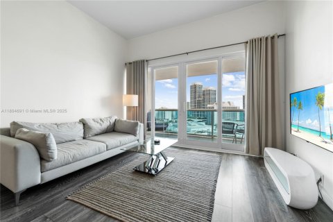 Condo in Miami Beach, Florida, 1 bedroom № 1959897 - photo 23