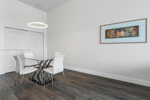 Condo in Miami Beach, Florida, 1 bedroom № 1959897 - photo 7