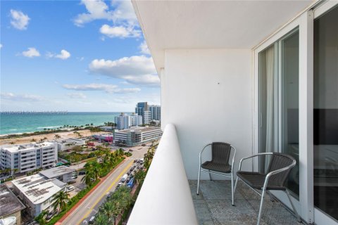 Condo in Miami Beach, Florida, 1 bedroom № 1959897 - photo 26