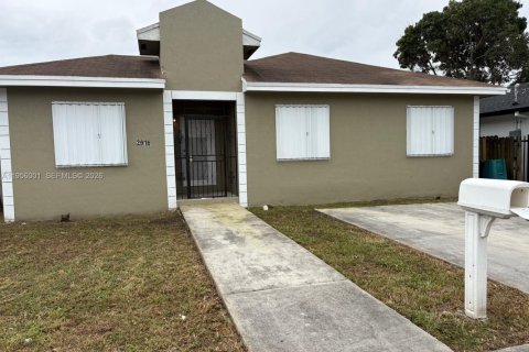 Casa en Miami, Florida 4 dormitorios, 126.63 m2 № 2011989