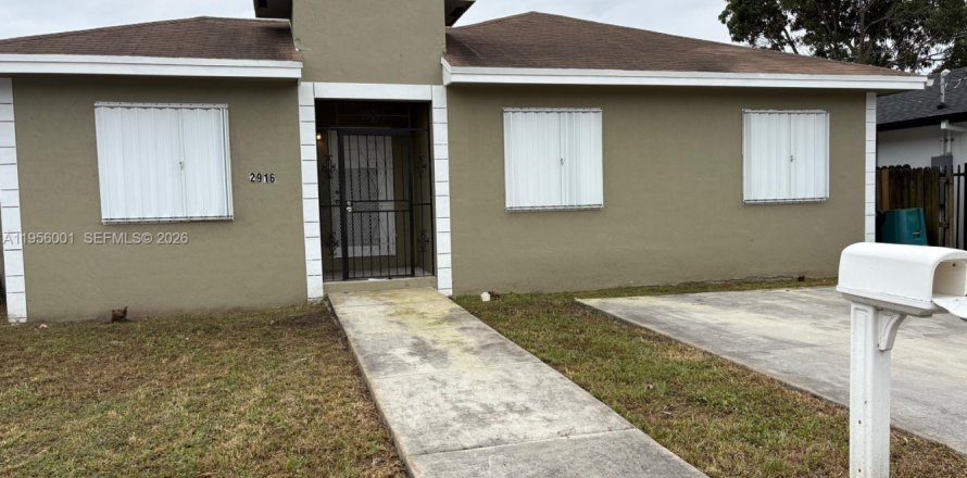 Casa en Miami, Florida 4 dormitorios, 126.63 m2 № 2011989