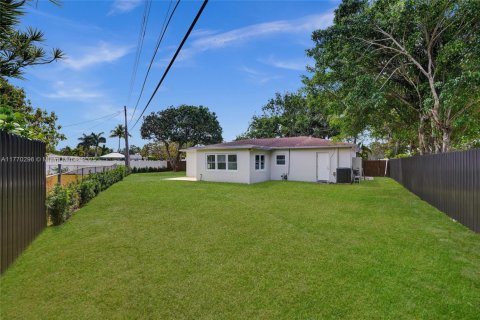 House in North Miami, Florida 3 bedrooms, 145.67 sq.m. № 1696185 - photo 30