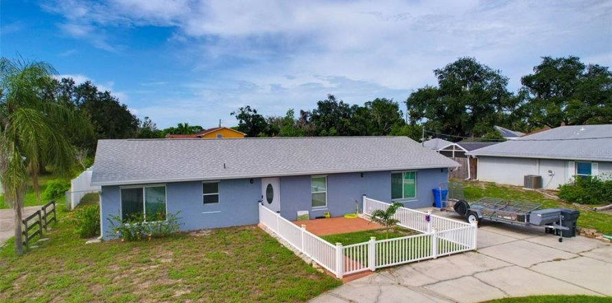 Villa ou maison à Ruskin, Floride 3 chambres, 156.08 m2 № 2317261